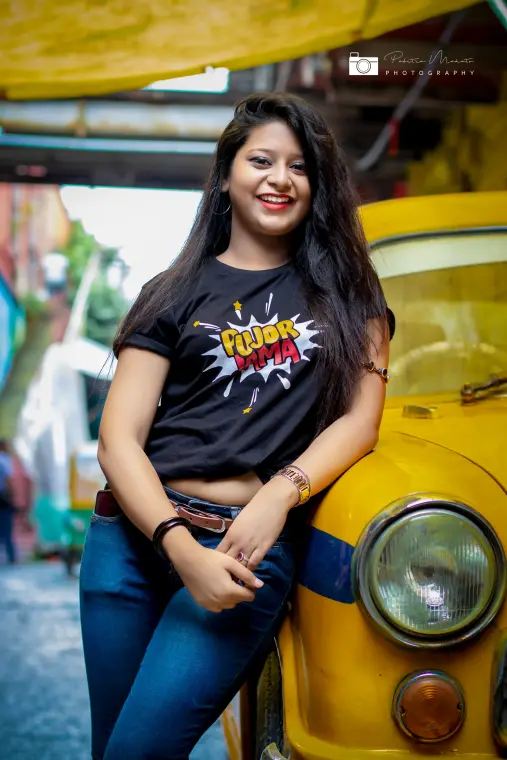 A weRbangali customer wearing a Bengali graphic tee
