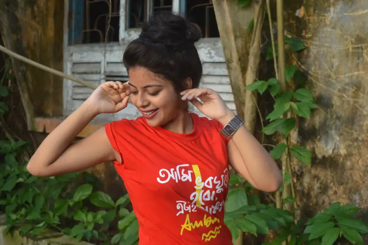 A weRbangali customer wearing a Bengali graphic tee